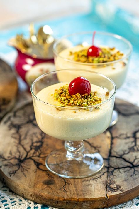 A simple but elegant and delicious dessert! Semolina Pudding Watch the Video: Greek semolina pudding is such a beautiful dessert. My creamy white pudding is topped with chopped green pistachios and a bright red maraschino Greek Pudding Desserts, Greek Desserts Authentic, Greek Dessert Recipes, Semolina Custard, Greek Cakes, Semolina Dessert, White Pudding, Semolina Recipe, Dimitras Dishes