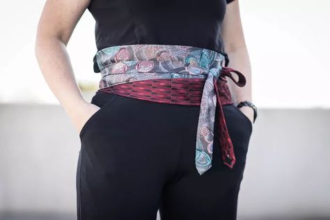 Make an Obi Belt From Neck Ties | Upstyle Necktie Projects, Tie Belts, Obi Style, Obi Belts, Refashioned Clothing, Quilting Art, Diy Belt, Necktie Crafts, Old Ties