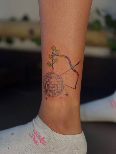 Mirrorball Archer Tattoo, Taylor Swift Ivy Tattoo, Ivy Taylor Swift Tattoo, Ivy Taylor Swift, Mirrorball Tattoo, Archer Tattoo, Swift Tattoo, Ivy Tattoo, Lover Tattoo