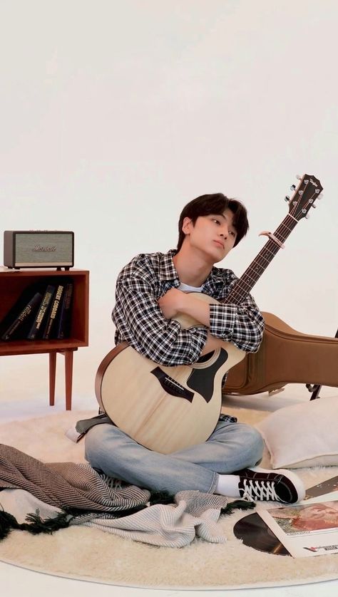 Enhypen Official, Park Jongseong, Cool Boy Image, Jay Enhypen, Enhypen Jay, Jay Park, Profile Photo, Playing Guitar, Boyfriend Pictures