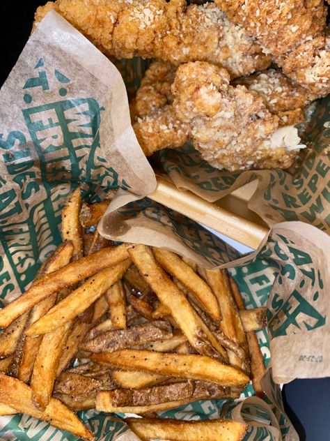 My Dinner from last night 😻 #wingstop @wingstop Wingstop Garlic Parmesan Tenders, Wingstop Pictures, Wingstop Tenders, Wing Stop Aesthetic, Wingstop Order, Food Wingstop, Wingstop Aesthetic, Wing Stop, Soul Food Dinner