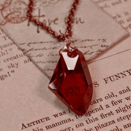 Gryffindor Aesthetic, Hogwarts Aesthetic, Harry Potter Aesthetic, Hogwarts Houses, Harry Potter 3, Harry Potter Stuff, Red Aesthetic, Wizarding World, Scarlet