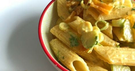 Sweet Curried Pasta Salad {Woolworths} Sweet Curry Pasta Salad, Curried Pasta, Curry Pasta Salad, Homemade Pasta Salad, Pasta With Mayonnaise, Quinoa Recipes Healthy, Curry Pasta, Mango Curry, Savory Treats