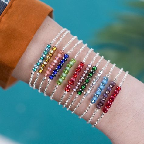 Birthstone bracelets - DIY bracelets - DIY jewelry - birthstone jewelry Diamond Carat Size, Shiny Bracelets, Bracelet Luxury, Diamond Bracelet Design, Jewelry Staples, Birthstone Bracelet, Classic Bracelets, Bracelet Diy, Birthstone Bracelets