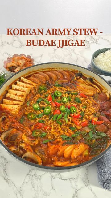 Korean Tofu Stew, Korean Army Stew Recipe, Army Stew Recipe, Korean Soup Recipes, Easy Japanese Recipes, Korean Cooking, Processed Meat, Hot Pot, Korean Food