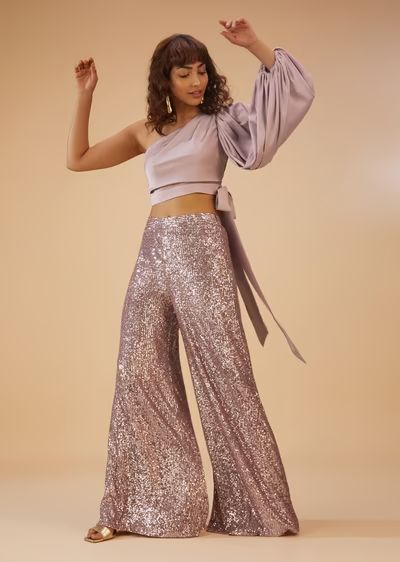 Modern Indian Dress, Outfit Palazzo, Crop Top Palazzo, Indo Western Outfit, Indo Western Outfits For Women, Crop Top Design, Crop Top Styles, Sangeet Outfit, Lehenga Designs Simple