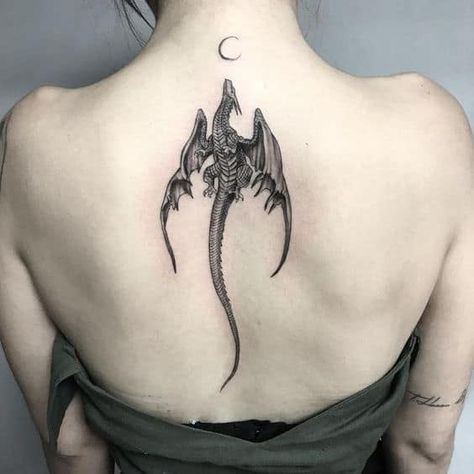 Small Dragon Tattoos, Tattoo Placements, Dragon Tattoo For Women, Inspiration Tattoos, Tattoo Girls, Arrow Tattoo, Dragon Tattoo Designs, Celtic Tattoos, Spine Tattoo