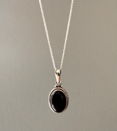 Sterling silver oval black onyx necklace. Also available in other stones. Gift box available for purchase. If you would like your jewellery to arrive in a gift box Search GIFTBOX to purchase. Buy multiple items and only pay for one shipping cost. Etsy Necklaces Unique, Onyx Pendant, Sweet Jewelry, Black Onyx Necklace, Oval Necklace, Indian Jewelry Sets, Bead Charms Diy, Onyx Necklace, Classy Jewelry