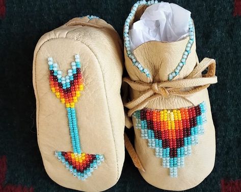 Beaded Baby Moccasins, Baby Boy Moccasins, Baby Moccasin Pattern, Native American Moccasins, Moccasin Pattern, Leather Baby Moccasins, Baby Moccs, Beaded Moccasins, Bead Sewing