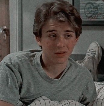 Wyatt Weird Science, Wyatt Donnelly, Ilan Mitchell Smith, Weird Science Movie, 80’s Men, Boyfriend Pics, 80s Actors, Hair References, People Kissing