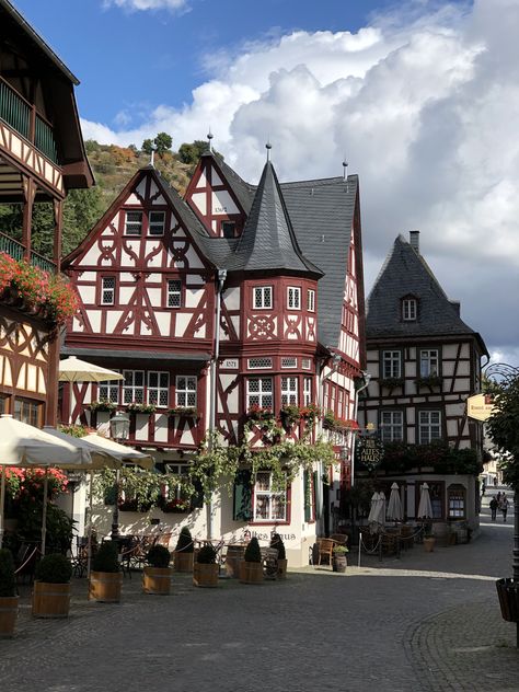 Bacharach Germany, German Houses, Africa Do Sul, Travel Wishlist, City Aesthetic, Beautiful Places To Travel, Travel Goals, Germany Travel, Travel Inspo