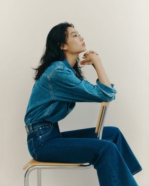 Jung Ho Yeon, Magazines Fashion, Denim Photoshoot, Minimalist Fashion Photography, Denim Studio, Ho Yeon, High Fashion Poses, Denim Editorial, Shooting Studio