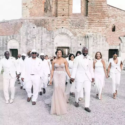 26 Ways to Style Your Wedding Party Bridesmaid Groomsmen Gifts, Groomsmen Looks, Advice For Bride, All White Wedding, Munaluchi Bride, Bride Magazine, San Michele, Brides Magazine, Groomsmen Attire