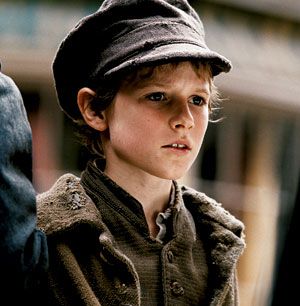 How I adore this little fellow. Of course his clothing, face, the lighting. All of it. Peasant Boy Aesthetic, Oliver Twist Aesthetic, Oliver Twist Characters, Peasant Boy, Hulk Character, Joey Lawrence, Circus Characters, Oliver Twist, Horror Music