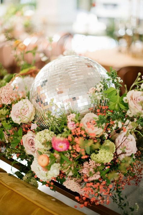 Lifestyle Studio, Centerpiece Flower, Disco Decorations, Disco Party Decorations, Prom Themes, Disco Theme, Prom Theme, Garden Birthday, Flower Party