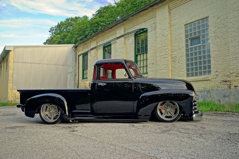 Pulling out all the Stops in this Formal 1952 five-window Chevy pickup - Hot Rod Detroit Steel Wheels, 1952 Chevy Truck, 53 Chevy Truck, Studebaker Trucks, Chevy 3100, Chevrolet 3100, Custom Chevy Trucks, Chevy Pickup Trucks, Classic Pickup Trucks