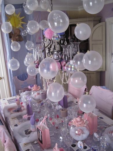 Adelaide is having a bubble party to ring in her 2nd year. This is part of my inspiration for decor. Bubble Birthday Party Ideas, Bubble Birthday Party, Lila Party, Bubble Birthday Parties, Bubble Guppies Party, Bubble Birthday, Bubble Guppies Birthday, Bubble Party, 3rd Birthday Parties