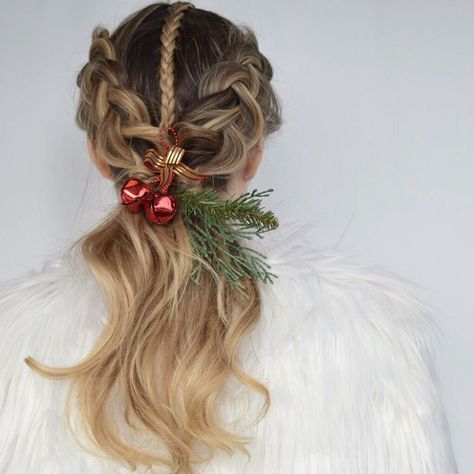 Raspberry Hair, Side Braid Hairstyles, Beautiful Braided Hair, Christmas Hairstyles, Blonde Hair With Highlights, Edgy Hair, Festival Hair, Holiday Hairstyles, Christmas Hair