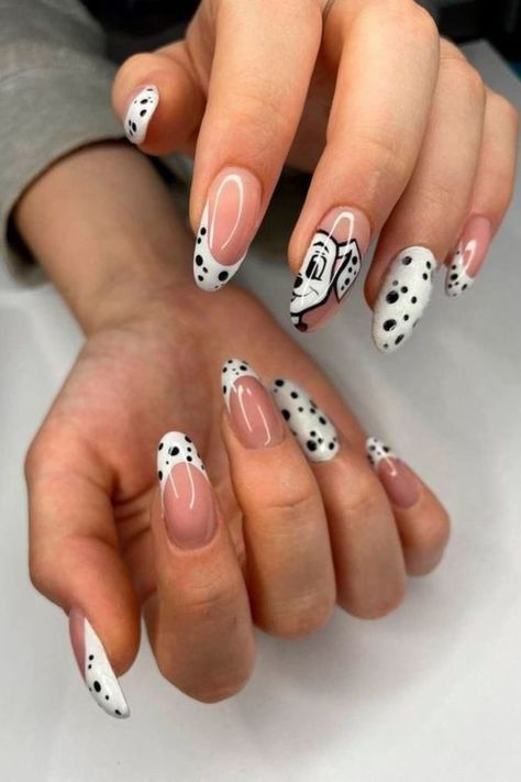 Explore our ultimate guide to Disney-inspired nail designs! Add a touch of Disney magic to your manicure. Perfect for Disney fans! Classy Nude Nail Designs, Dog Nail Art, Disneyland Nails, Nail Art Idea, Disney Inspired Nails, Manicure Nail Designs, Nails Press, Cute Gel Nails, Thanksgiving Nails