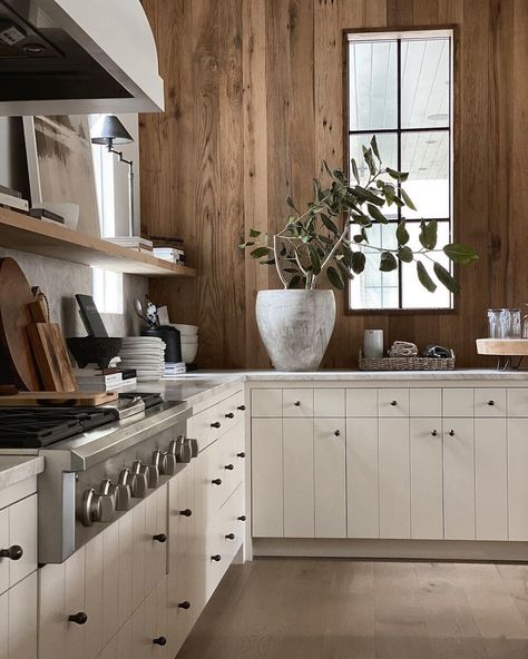 Interior Design Trends of 2021 — Scout & Nimble Barndo Kitchen, Southern Design, Wood Accent Wall, Classic Kitchen, River House, Kitchen Inspo, City House, Cheap Decor, Wood Accents