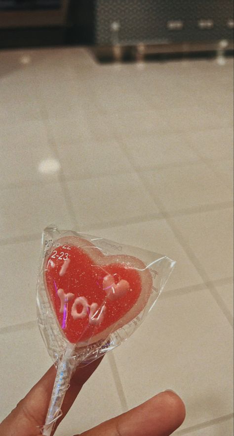 Heart Lolipop Photos, Lolipop Pictures Ideas, Lolipop Snaps, Love Snap Ideas, Lolipop Photos Ideas, Snap Shayari, Food Asthetic Picture, Aesthetic Food Pics, Candy Snap