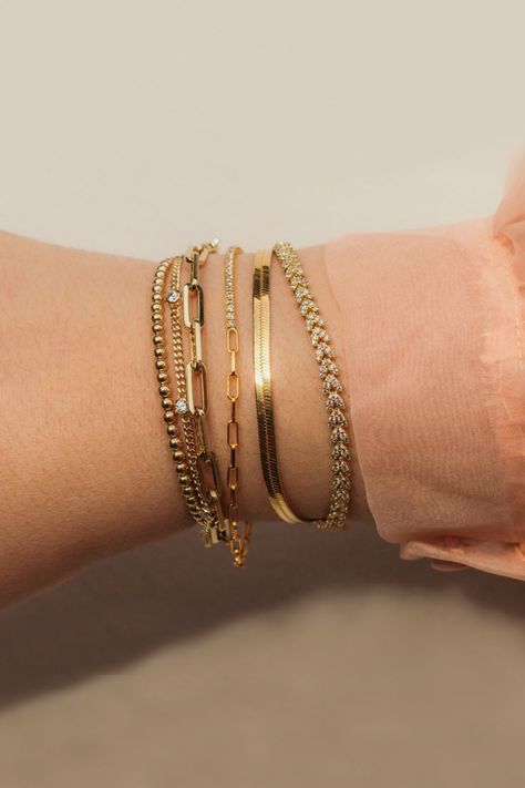 Stacking Bracelets Classy, Stacking Bracelets Gold, Gold Stacking Bracelets, Jewelry Stacking Bracelet, How To Stack Bracelets, Stack Bangles, Gold Bracelet Stack, Delicate Gold Bracelet, Gold Layered Bracelets