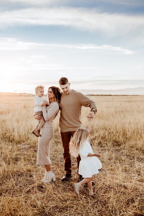 Neutral Family Photos, Fall Photoshoot Family, Fall Family Photoshoot, Utah Fall, Adventurous Family, Outdoor Family Photoshoot, Fall Photo Shoot Outfits, Cute Family Photos, Winter Family Photos