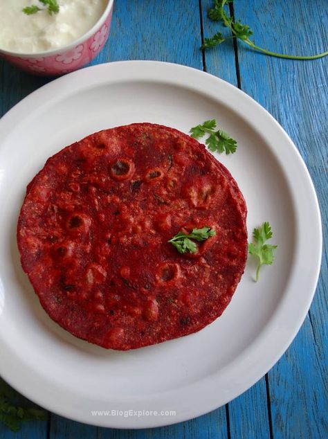 Beetroot Paratha recipe - easy and quick whole wheat Indian flat bread using beetroots and spices. Perfect for breakfast or in kid's lunchbox. How To Boil Beets, Indian Flat Bread, Paratha Recipe, Paratha Recipes, Flat Bread, Indian Breakfast, Desi Food, Food Categories, Breakfast For Dinner