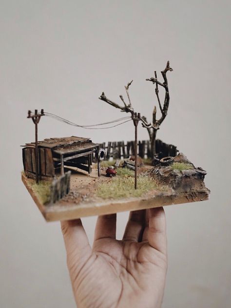 Diy Mini Diorama, Simple Diorama, Kitbashing Models, Small Diorama, 3d Diorama, Model Diorama, Winter Painting, Diy Decor Crafts, Miniature Houses