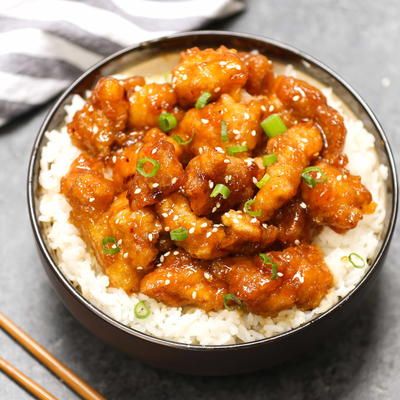 Chicken Entrees | AllFreeCopycatRecipes.com Chicken Breast Slow Cooker, Popular Chinese Dishes, Hoisin Chicken, Slow Cooker Bacon, General Tso's Chicken, Tso Chicken, Bourbon Chicken, General Tso Chicken, General Tso