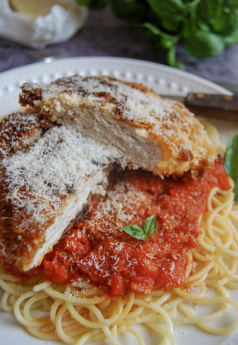 Chicken Milanese with Spaghetti - Something Sweet Something Savoury Chicken Milanese Sauce, Spaghetti Milanese, Chicken Milanese With Burrata, Pioneer Woman Chicken Milanese, Italian Breaded Chicken Cutlets, Milanese Recipe, Chicken Milanese, Kung Pao Chicken Recipe, Chicken Spaghetti Recipes