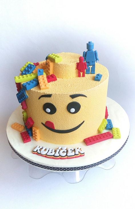 Lego Cake Decorations, Lego Buttercream Cake, Diy Lego Cake, Lego Cakes For Boys, Legos Cake, Lego City Cakes, Easy Lego Cake, Lego Head Cake, Lego Themed Cake