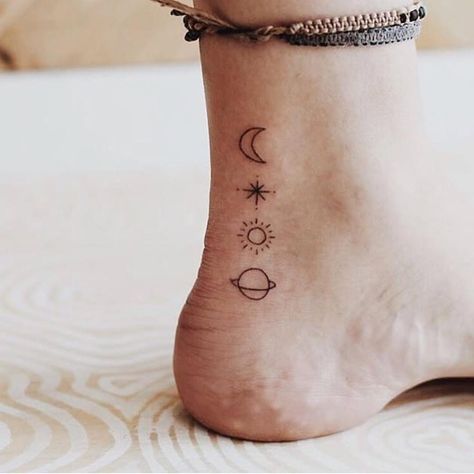 Toe Tattoos, Tato Henna, Planet Tattoos, Geometric Tattoos, Cat Tattoos, Small Girl Tattoos, Inspiration Tattoos, Delicate Tattoo, Shoulder Tattoos