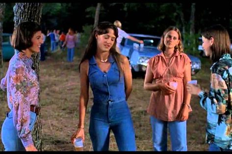 Dazed And Confused Movie, Outfits 70s, 70s Inspired Fashion, 70s Outfits, Dazed And Confused, Double Denim, Movie Fashion, Night Outfits, 70s Fashion