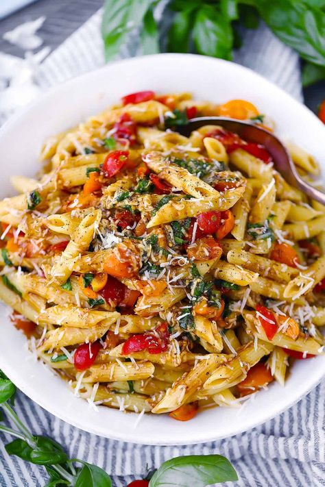 Loving It Vegan, Easy Dinner With No Meat, Cheeseless Pasta Recipes, Pasta With No Cheese, Easy Pasta Recipes Without Meat, Bruschetta Pasta Recipe, Vegetarian Pasta Salads, Sauceless Pasta, No Cheese Pasta