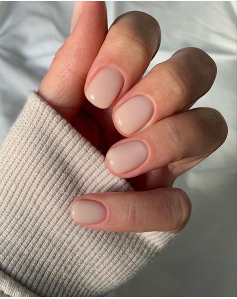 Minimal Pedicure, Bridesmaid Nails Matte, Neutral Autumn Nails Short, Light Neutral Nails, Short Nail Designs Nude, Minimalist Manicure, Neutral Nail Designs 2024, Very Short Gel Nails Natural, Simple Holiday Nails Short