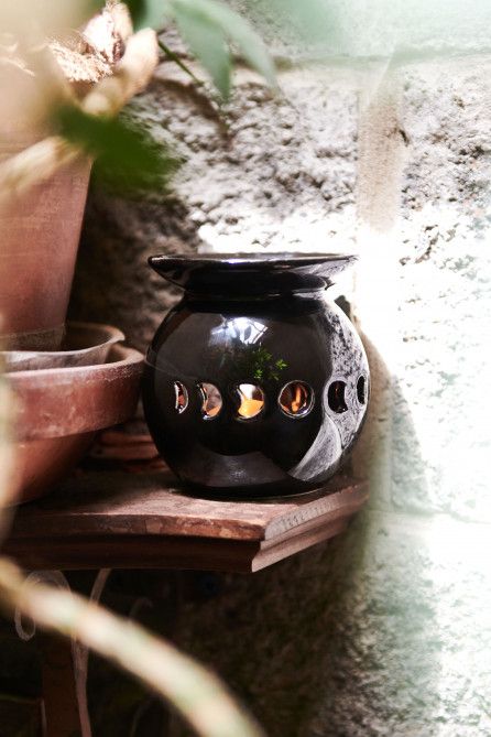 Nest Room, Sacred Altar, Hippie House, Ceramic Oil Burner, Spa Items, Room Vibes, Oil Warmer, Meditation Space, Oil Burner