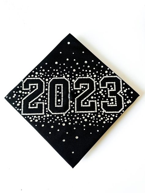 Graduation Caps With Rhinestones, Graduation Cap Designs 23, High School Grad Cap Ideas 2023, Pvamu Grad Cap, Graduation Cap Rhinestone Design, Sparkly Cap For Graduation, Designs For Caps For Graduation, Graduation Cap Designs Diamonds, Grad Cap Designs Rhinestone