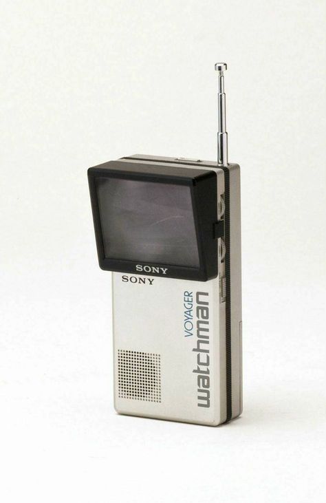 Sony Watchman (1982) Sony Watchman, Fotocamere Vintage, Gadget Tecnologici, Sony Design, Atomic Space Age, Old Technology, Retro Gadgets, Funny Science, Old Computers