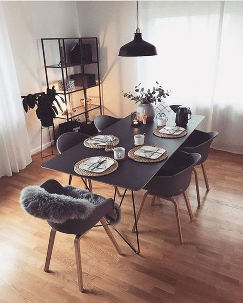 Charming Dining Room, Black Kitchen Table, Dining Room Table Decor, Scandi Design, Elegant Dining Room, Black Kitchen, Elegant Dining, Home Design Decor, Scandinavian Interior