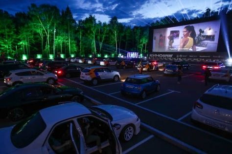 Drive Thru Cinema, Drive In Cinema Aesthetic, Drive In Theater Aesthetic, Car Cinema, Drive In Cinema, Movie Night Decorations, Drive In Movie Theater, Open Air Theater, Camping Park