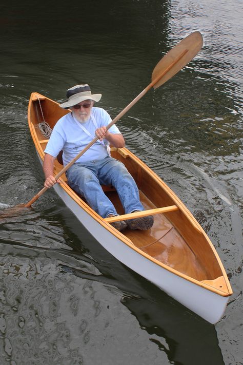 Small Canoe, Paddle Boats, Canoe Boat, Canoe Paddle, Diy Boat, Boat Projects, Paddle Boat, Boat Stuff, Canoeing