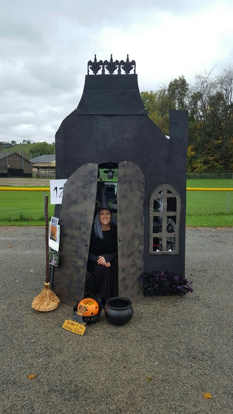 Trunk Or Treat House Theme, Trunk Or Treat Addams Family, Adams Family Trunk Or Treat, Addams Family Trunk Or Treat Ideas, Trunk Or Treat Haunted House, Haunted House Trunk Or Treat, The Addams Family Halloween, Fall Festival Activities, Addams Family House