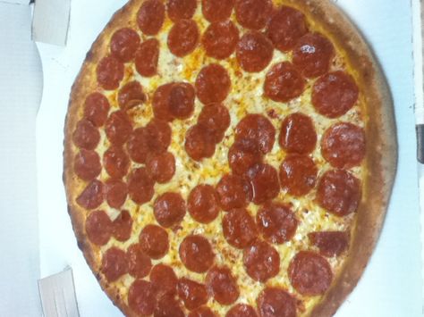 Papa johns pizza Papa Johns Pizza, Fav Food, Papa Johns, Pepperoni Pizza, Low Calorie, Favorite Recipes, Pizza, Quick Saves, Pizzas