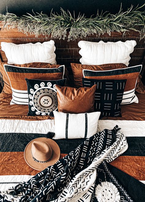 Boho bedding. Boho bedroom. Rust bedding. Cognac bedding. Boho pillows. Taupe Rooms, Western Bedrooms, Design Ložnic, Western Bedroom Decor, Western Rooms, Western Bedroom, Dekorasi Kamar Tidur, Western Home Decor, Master Bedrooms Decor