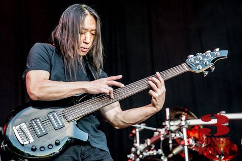 John Myung   -Steemit John Myung Dream Theater, John Myung, Swag Poses, Victor Wooten, Tony Levin, Billy Sheehan, Dance Monkey, John Entwistle, Rock History