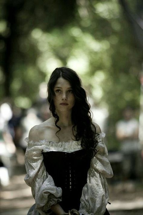 Rosey was the youngest of the four bastard children of King Aegon IV Targaryen and his second mistress, Megette. Astrid Berges Frisbey, Fairytale Garden, Character Clothes, Book Character Costumes, Medieval Woman, Character Inspiration Male, Middle Aged Women, Family Halloween Costumes, Fantasy Aesthetic