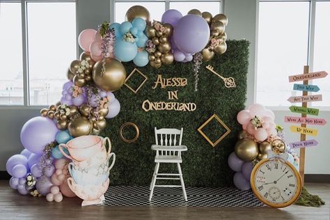 Onederland Birthday Party Girl, Winter Baby Birthday Party, Alice In Onederland First Birthday, Alice In Onederland, Alice In Wonderland Tea Party Birthday, Onederland Party, Onederland Birthday Party, Alice Tea Party, Event Stylist