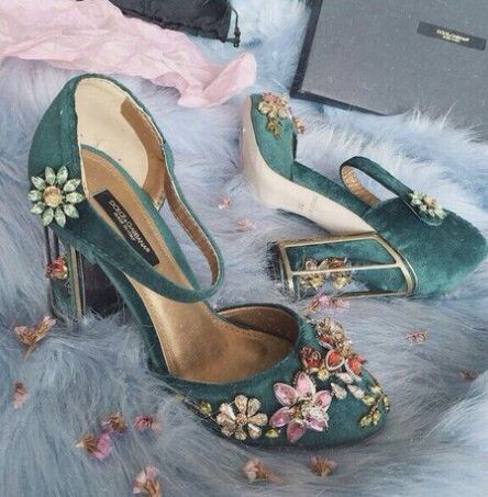 yes to spring Dr Shoes, Jeweled Shoes, Crazy Shoes, Pretty Shoes, Thick Heels, Dream Shoes, Shoe Obsession, Mode Vintage, Shoe Lover