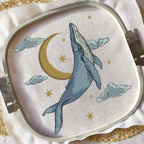 Whale And Moon, Whale Plate, Moon Embroidery Design, Trendy Pillows, Whale Embroidery, Embroidery Animals, Trendy Pillow, Stitching Ideas, Mermaid Under The Sea